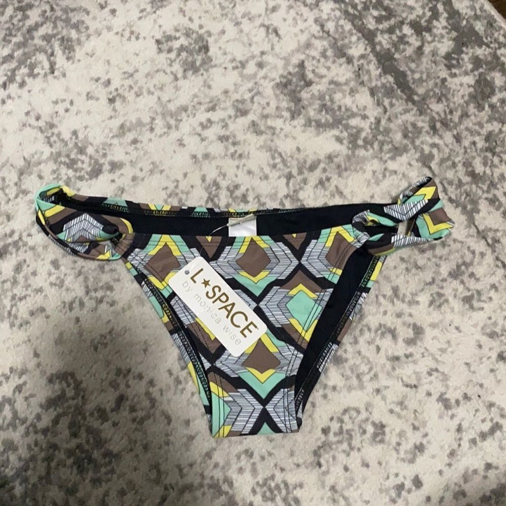 L Space Geometric print bikini bottom Medium NWT